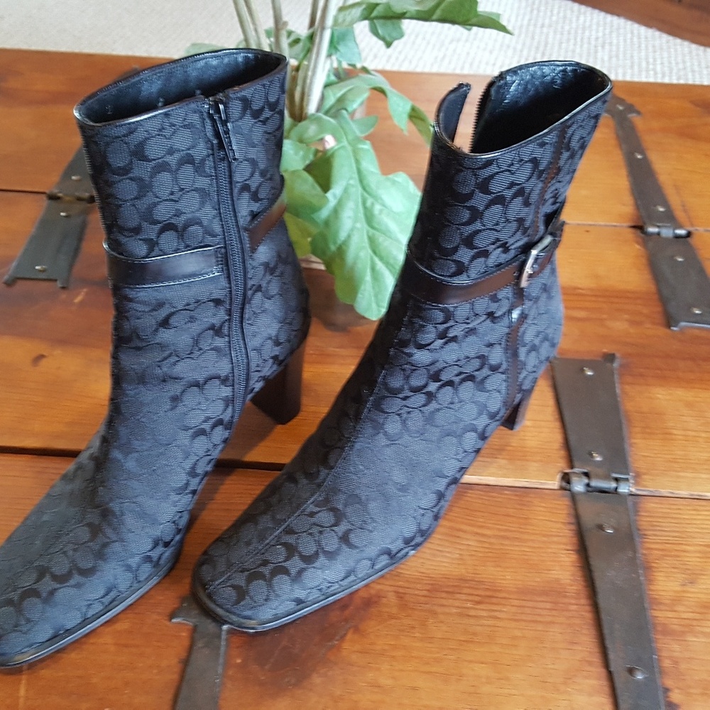 Ankle boots